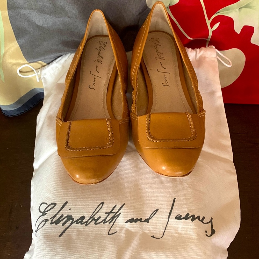 Elizabeth and James Tan Leather Flats - Sz 10 - EUC